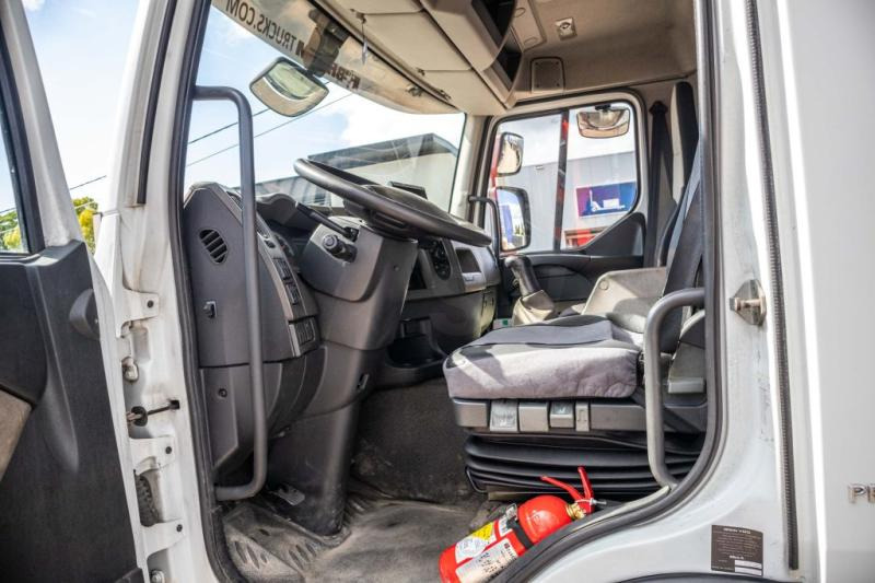 Renault PREMIUM 310 DXI +TANK 13.000 L/4 COMP. - Säiliöauto: kuva Renault PREMIUM 310 DXI +TANK 13.000 L/4 COMP. - Säiliöauto Renault PREMIUM 310 DXI +TANK 13.000 L/4 COMP. - Säiliöauto: kuva Renault PREMIUM 310 DXI +TANK 13.000 L/4 COMP. - Säiliöauto
