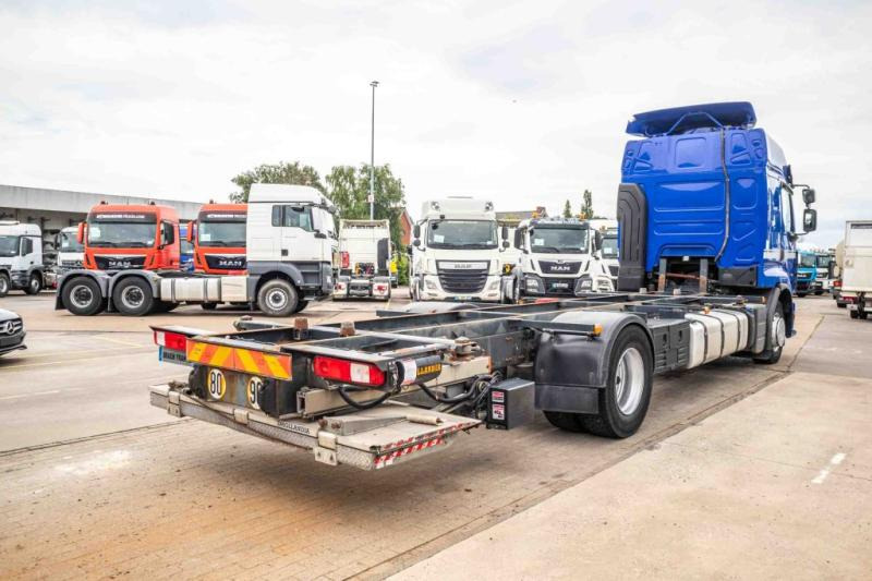 Renault PREMIUM 380DXI+E5/EEV+HAYON - Konttialus/ Vaihtokuormatilat kuorma-auto: kuva Renault PREMIUM 380DXI+E5/EEV+HAYON - Konttialus/ Vaihtokuormatilat kuorma-auto Renault PREMIUM 380DXI+E5/EEV+HAYON - Konttialus/ Vaihtokuormatilat kuorma-auto: kuva Renault PREMIUM 380DXI+E5/EEV+HAYON - Konttialus/ Vaihtokuormatilat kuorma-auto
