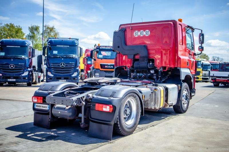 DAF CF480+56 ton+Big Axle+Intarder+hydr. - Vetopöytäauto: kuva DAF CF480+56 ton+Big Axle+Intarder+hydr. - Vetopöytäauto DAF CF480+56 ton+Big Axle+Intarder+hydr. - Vetopöytäauto: kuva DAF CF480+56 ton+Big Axle+Intarder+hydr. - Vetopöytäauto