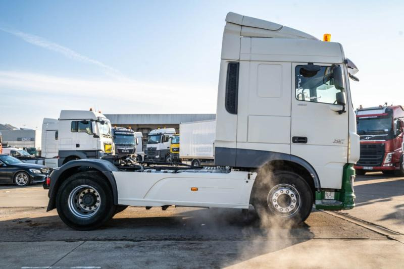 DAF XF 460 + HYDRAULIQUE (50Ton) - Vetopöytäauto: kuva DAF XF 460 + HYDRAULIQUE (50Ton) - Vetopöytäauto DAF XF 460 + HYDRAULIQUE (50Ton) - Vetopöytäauto: kuva DAF XF 460 + HYDRAULIQUE (50Ton) - Vetopöytäauto