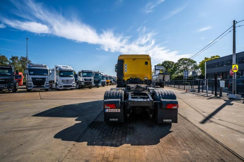 Iveco 570 W-WAY + INTARDER+HYDR. - Vetopöytäauto: kuva Iveco 570 W-WAY + INTARDER+HYDR. - Vetopöytäauto Iveco 570 W-WAY + INTARDER+HYDR. - Vetopöytäauto: kuva Iveco 570 W-WAY + INTARDER+HYDR. - Vetopöytäauto