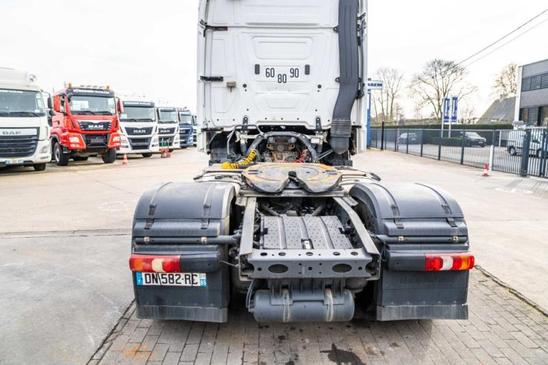 Vetopöytäauto Mercedes ACTROS 1845 LS+E6: kuva Vetopöytäauto Mercedes ACTROS 1845 LS+E6