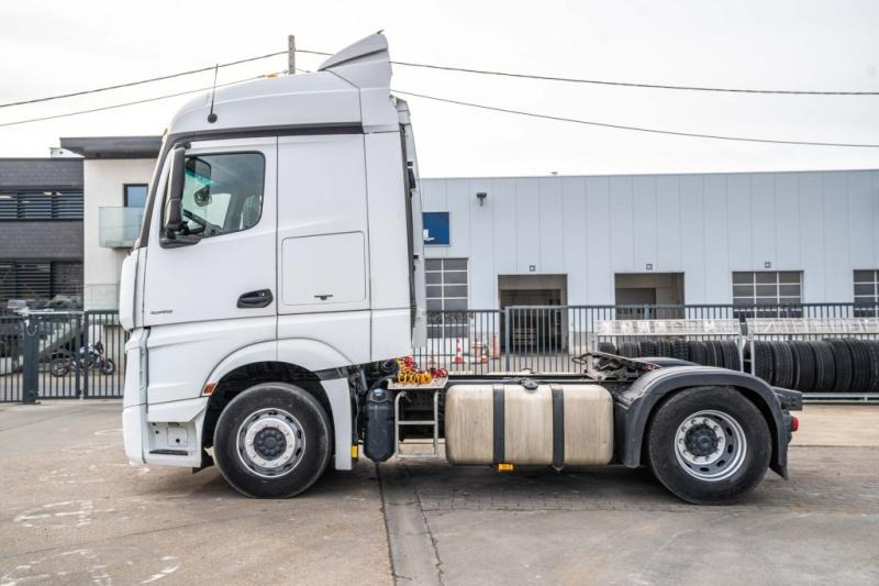 Vetopöytäauto Mercedes ACTROS 1845 LS+E6: kuva Vetopöytäauto Mercedes ACTROS 1845 LS+E6