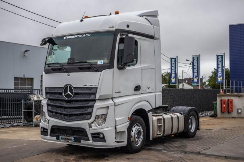 Mercedes ACTROS 1845 LS - Vetopöytäauto: kuva Mercedes ACTROS 1845 LS - Vetopöytäauto Mercedes ACTROS 1845 LS - Vetopöytäauto: kuva Mercedes ACTROS 1845 LS - Vetopöytäauto