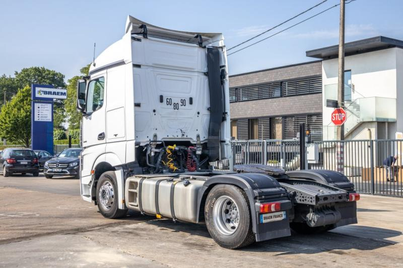 Mercedes ACTROS 1845 LS - Vetopöytäauto: kuva Mercedes ACTROS 1845 LS - Vetopöytäauto Mercedes ACTROS 1845 LS - Vetopöytäauto: kuva Mercedes ACTROS 1845 LS - Vetopöytäauto