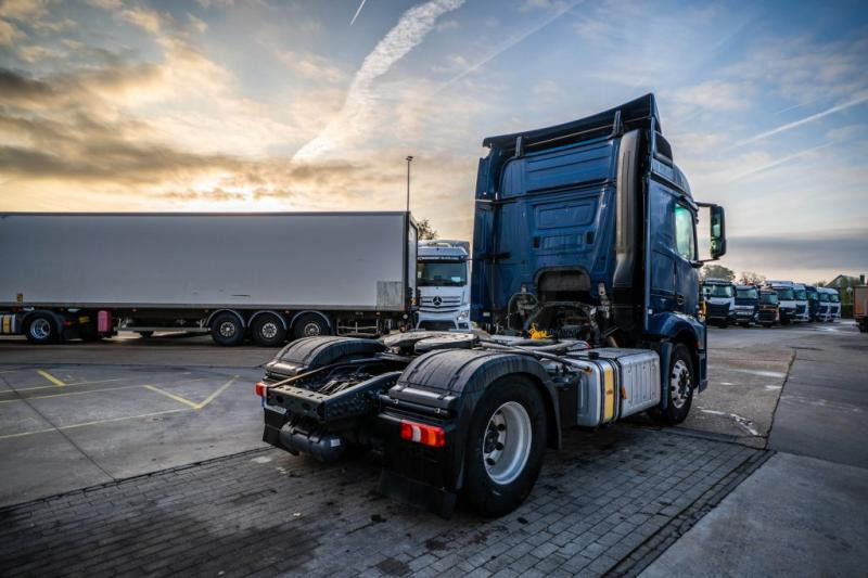 Mercedes ACTROS 1846 LS + HYDR. - Vetopöytäauto: kuva Mercedes ACTROS 1846 LS + HYDR. - Vetopöytäauto Mercedes ACTROS 1846 LS + HYDR. - Vetopöytäauto: kuva Mercedes ACTROS 1846 LS + HYDR. - Vetopöytäauto