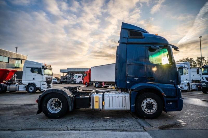 Mercedes ACTROS 1846 LS + HYDR. - Vetopöytäauto: kuva Mercedes ACTROS 1846 LS + HYDR. - Vetopöytäauto Mercedes ACTROS 1846 LS + HYDR. - Vetopöytäauto: kuva Mercedes ACTROS 1846 LS + HYDR. - Vetopöytäauto