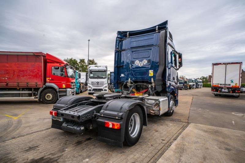 Mercedes ACTROS 1846 LS - Vetopöytäauto: kuva Mercedes ACTROS 1846 LS - Vetopöytäauto Mercedes ACTROS 1846 LS - Vetopöytäauto: kuva Mercedes ACTROS 1846 LS - Vetopöytäauto