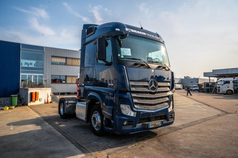 Mercedes ACTROS 1846 LS - Vetopöytäauto: kuva Mercedes ACTROS 1846 LS - Vetopöytäauto Mercedes ACTROS 1846 LS - Vetopöytäauto: kuva Mercedes ACTROS 1846 LS - Vetopöytäauto