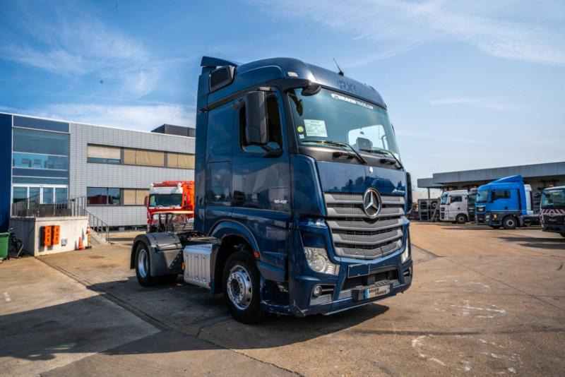Mercedes ACTROS 1846 LS - Vetopöytäauto: kuva Mercedes ACTROS 1846 LS - Vetopöytäauto Mercedes ACTROS 1846 LS - Vetopöytäauto: kuva Mercedes ACTROS 1846 LS - Vetopöytäauto