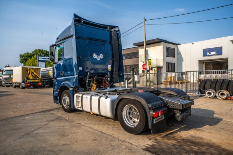 Mercedes ACTROS 1846 LS - Vetopöytäauto: kuva Mercedes ACTROS 1846 LS - Vetopöytäauto Mercedes ACTROS 1846 LS - Vetopöytäauto: kuva Mercedes ACTROS 1846 LS - Vetopöytäauto