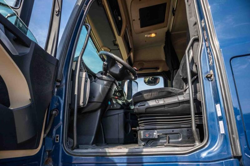 Vetopöytäauto Mercedes ACTROS 1848 LS: kuva Vetopöytäauto Mercedes ACTROS 1848 LS
