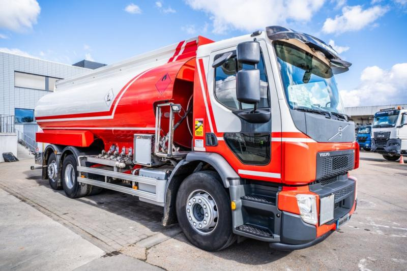 Volvo FE 320+MAGYAR 19.000L/5Comp. - Säiliöauto: kuva Volvo FE 320+MAGYAR 19.000L/5Comp. - Säiliöauto Volvo FE 320+MAGYAR 19.000L/5Comp. - Säiliöauto: kuva Volvo FE 320+MAGYAR 19.000L/5Comp. - Säiliöauto