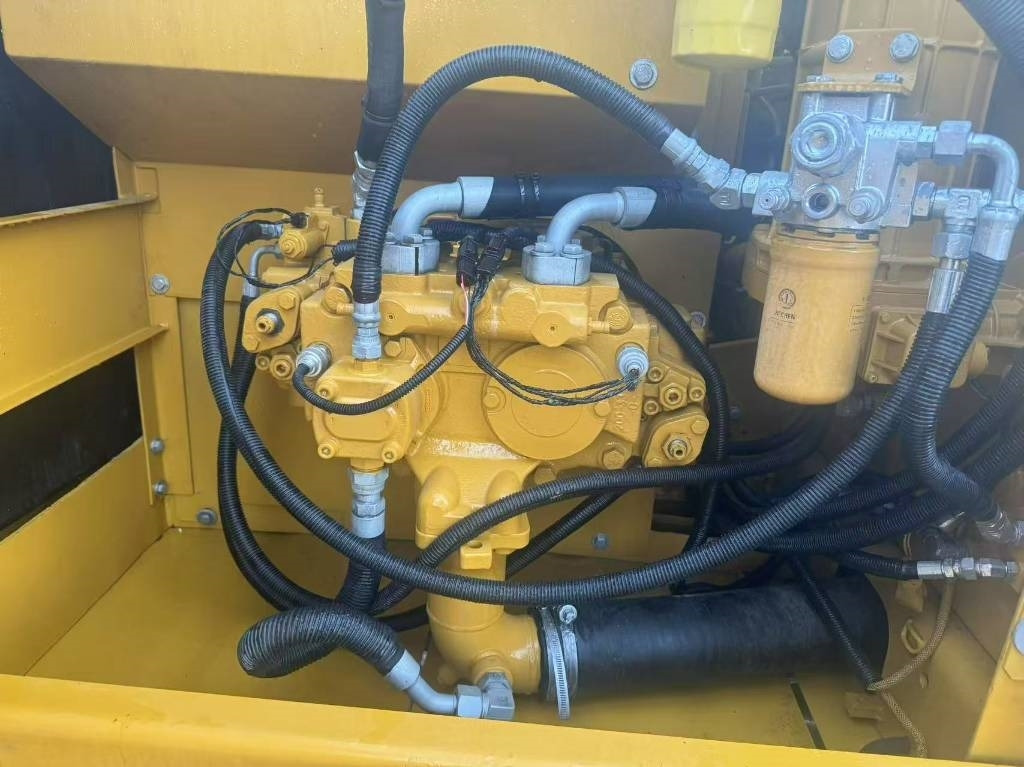 Uusi Telakaivukone CAT 320 C: kuva Uusi Telakaivukone CAT 320 C