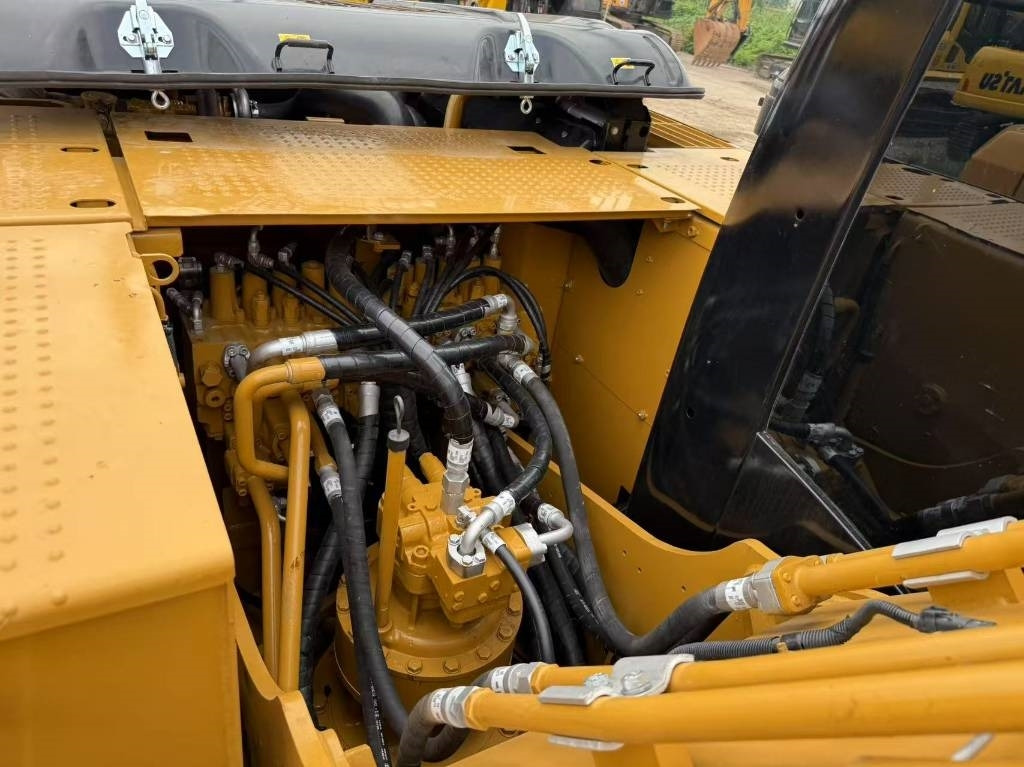 CAT 320D2L - Telakaivukone: kuva CAT 320D2L - Telakaivukone CAT 320D2L - Telakaivukone: kuva CAT 320D2L - Telakaivukone