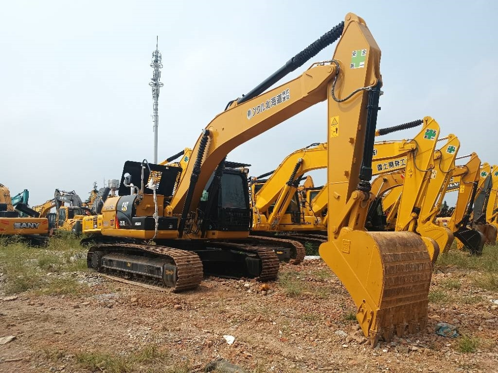 CAT 323D2  - Telakaivukone: kuva CAT 323D2  - Telakaivukone CAT 323D2  - Telakaivukone: kuva CAT 323D2  - Telakaivukone