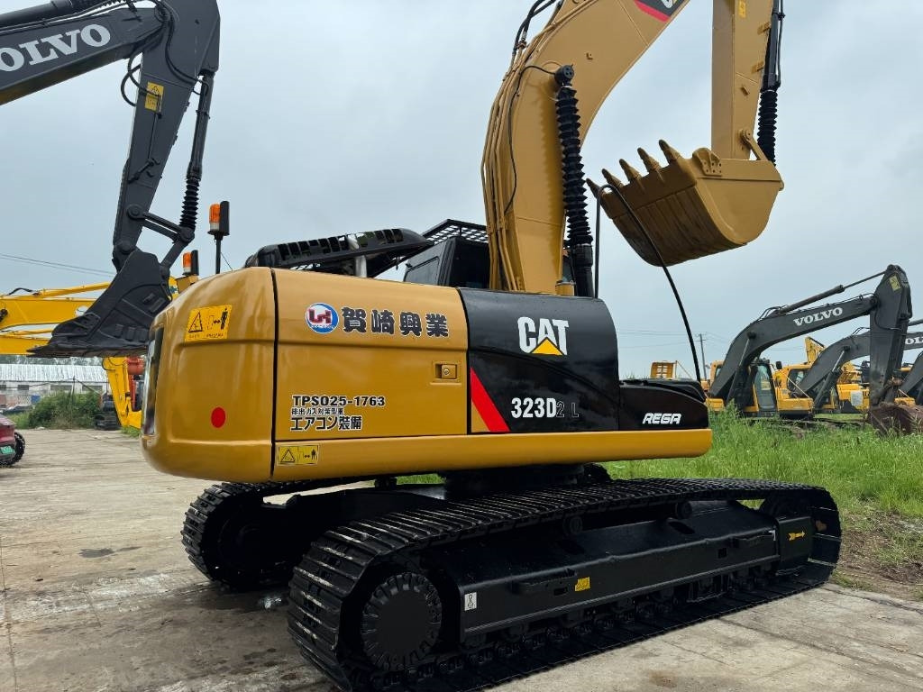 CAT 323D2  - Telakaivukone: kuva CAT 323D2  - Telakaivukone CAT 323D2  - Telakaivukone: kuva CAT 323D2  - Telakaivukone