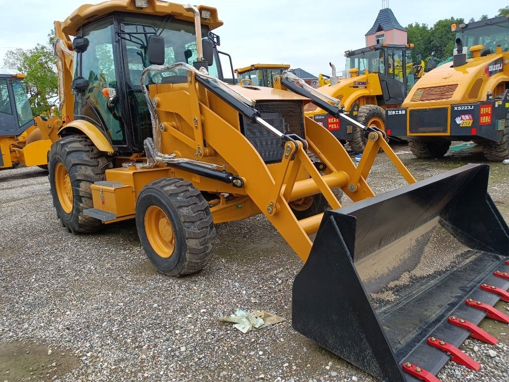 CAT 420 F IT - Kaivuri-trukki: kuva CAT 420 F IT - Kaivuri-trukki CAT 420 F IT - Kaivuri-trukki: kuva CAT 420 F IT - Kaivuri-trukki