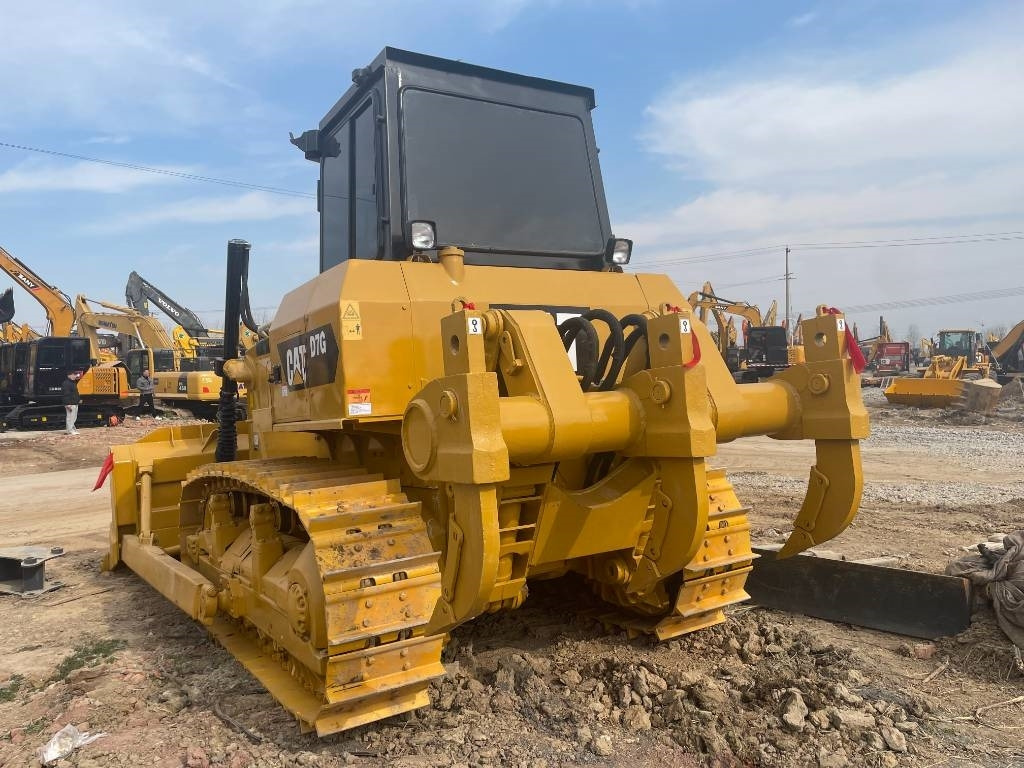 CAT D 7 G - Puskutraktori: kuva CAT D 7 G - Puskutraktori CAT D 7 G - Puskutraktori: kuva CAT D 7 G - Puskutraktori