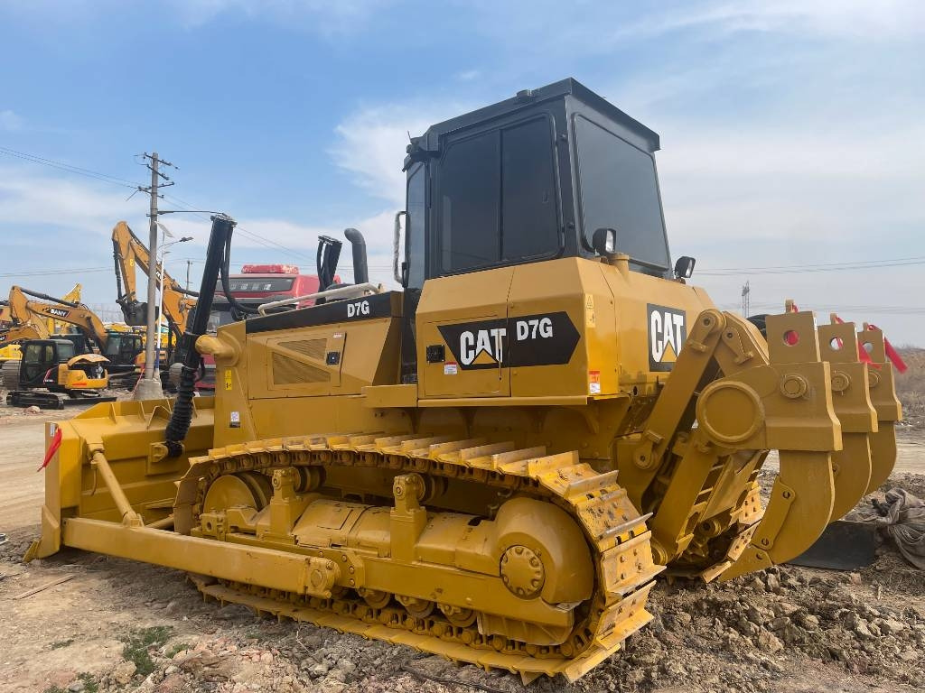 CAT D 7 G - Puskutraktori: kuva CAT D 7 G - Puskutraktori CAT D 7 G - Puskutraktori: kuva CAT D 7 G - Puskutraktori