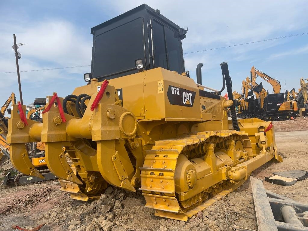 CAT D 7 G - Puskutraktori: kuva CAT D 7 G - Puskutraktori CAT D 7 G - Puskutraktori: kuva CAT D 7 G - Puskutraktori