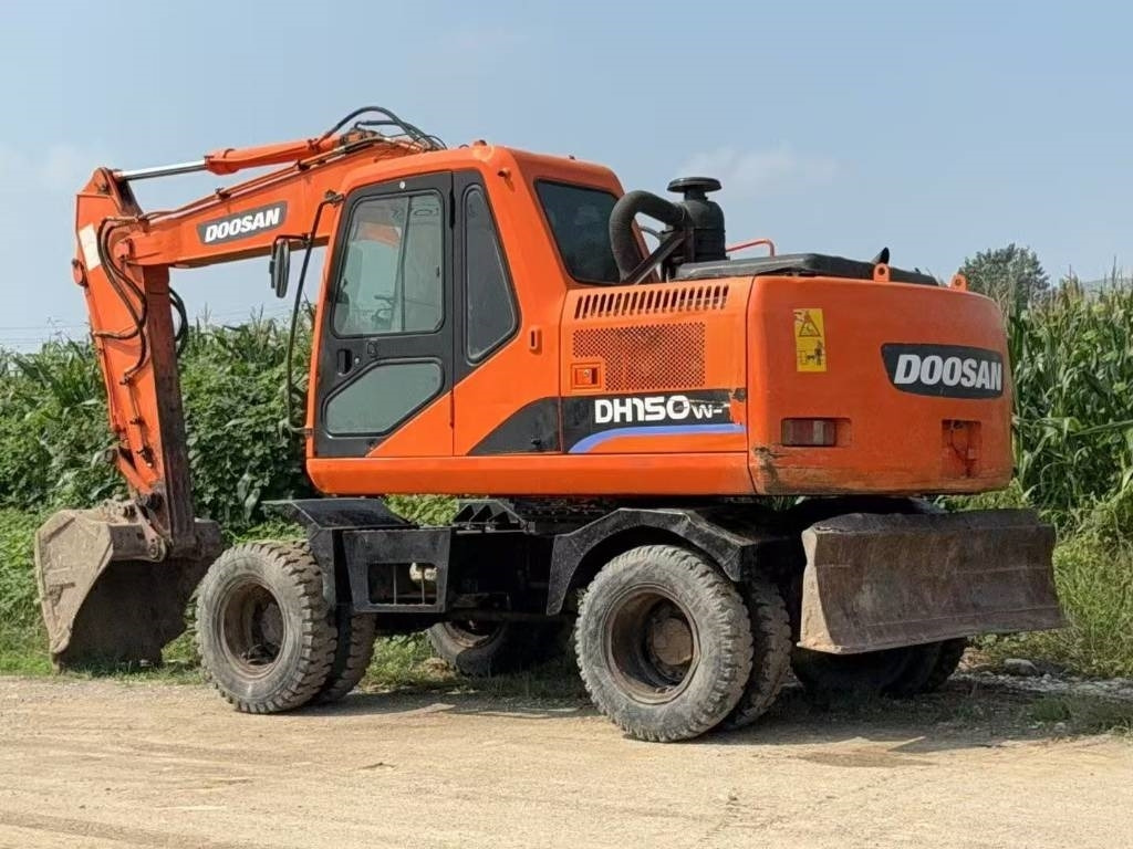 Doosan DH 150 W-7 - Telakaivukone: kuva Doosan DH 150 W-7 - Telakaivukone Doosan DH 150 W-7 - Telakaivukone: kuva Doosan DH 150 W-7 - Telakaivukone