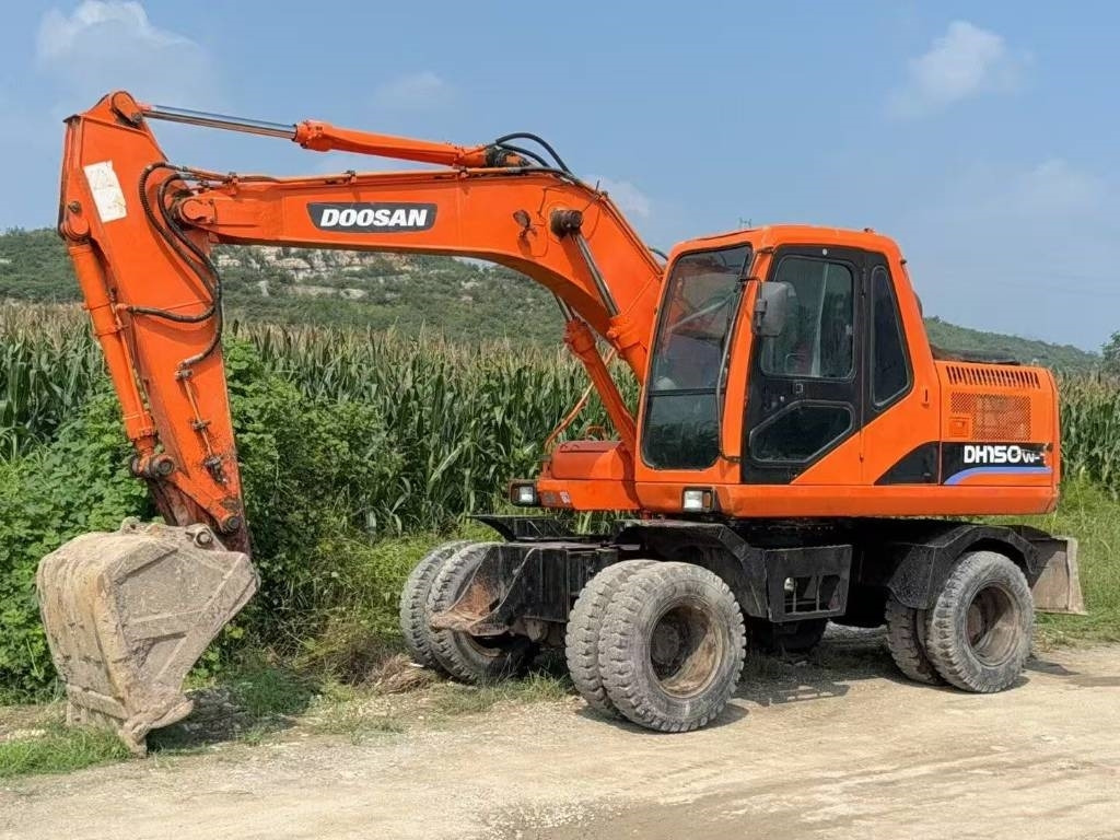 Doosan DH 150 W-7 - Telakaivukone: kuva Doosan DH 150 W-7 - Telakaivukone Doosan DH 150 W-7 - Telakaivukone: kuva Doosan DH 150 W-7 - Telakaivukone
