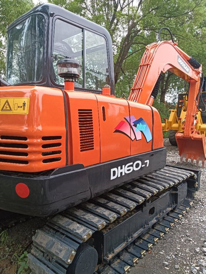 Doosan DH 60 - Telakaivukone: kuva Doosan DH 60 - Telakaivukone Doosan DH 60 - Telakaivukone: kuva Doosan DH 60 - Telakaivukone