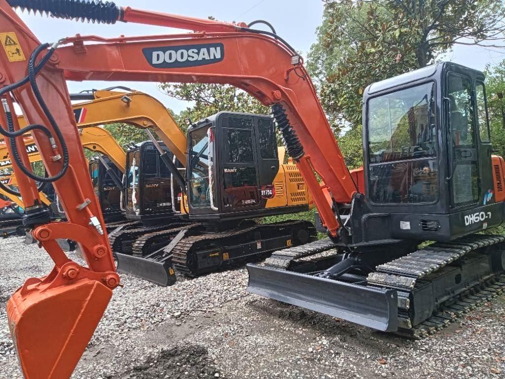 Doosan DH 60 - Telakaivukone: kuva Doosan DH 60 - Telakaivukone Doosan DH 60 - Telakaivukone: kuva Doosan DH 60 - Telakaivukone