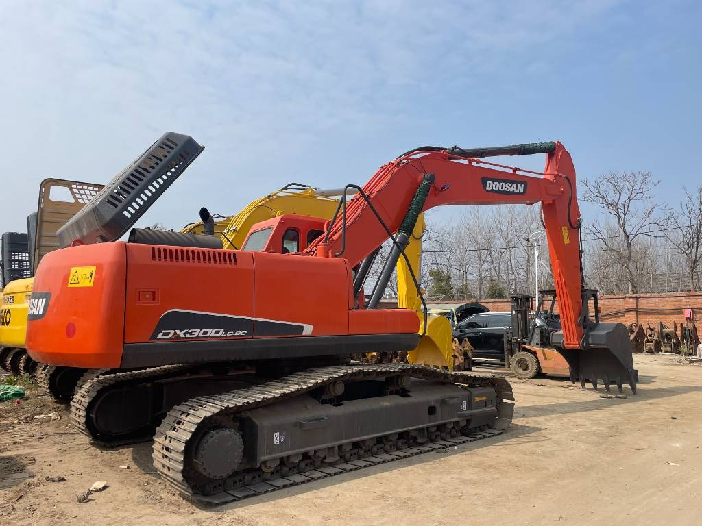 Doosan DX 300 - Telakaivukone: kuva Doosan DX 300 - Telakaivukone Doosan DX 300 - Telakaivukone: kuva Doosan DX 300 - Telakaivukone