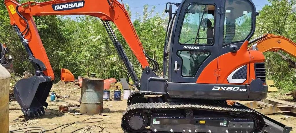 Doosan DX 60 - Telakaivukone: kuva Doosan DX 60 - Telakaivukone Doosan DX 60 - Telakaivukone: kuva Doosan DX 60 - Telakaivukone