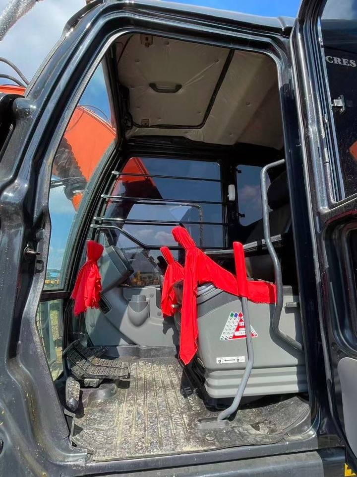 Hitachi ZX 120 - Telakaivukone: kuva Hitachi ZX 120 - Telakaivukone Hitachi ZX 120 - Telakaivukone: kuva Hitachi ZX 120 - Telakaivukone