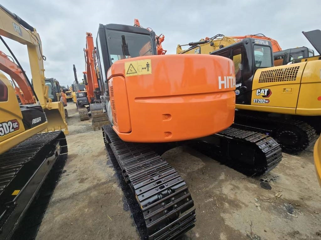 Hitachi ZX 135 US - Telakaivukone: kuva Hitachi ZX 135 US - Telakaivukone Hitachi ZX 135 US - Telakaivukone: kuva Hitachi ZX 135 US - Telakaivukone