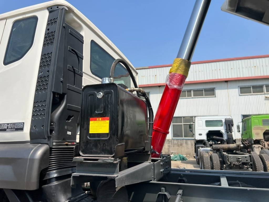 Howo 371 - Kippiauto kuorma-auto: kuva Howo 371 - Kippiauto kuorma-auto Howo 371 - Kippiauto kuorma-auto: kuva Howo 371 - Kippiauto kuorma-auto