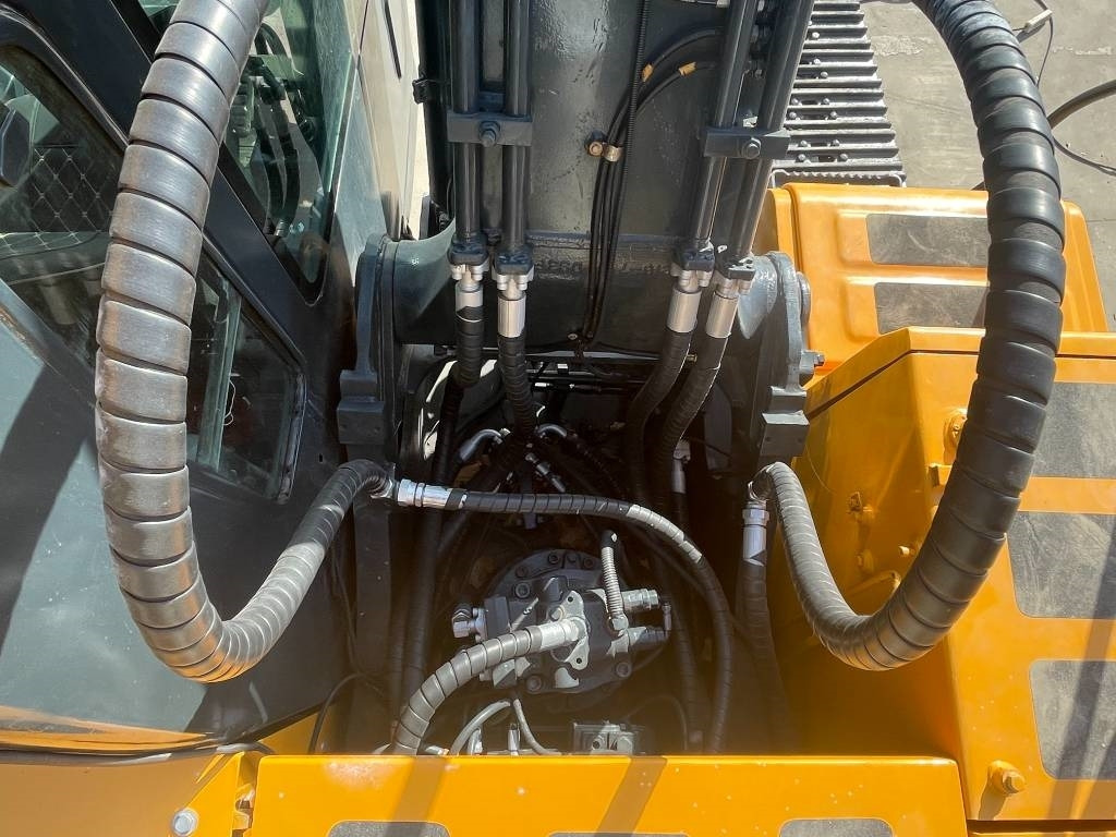 Hyundai HX 220 - Telakaivukone: kuva Hyundai HX 220 - Telakaivukone Hyundai HX 220 - Telakaivukone: kuva Hyundai HX 220 - Telakaivukone