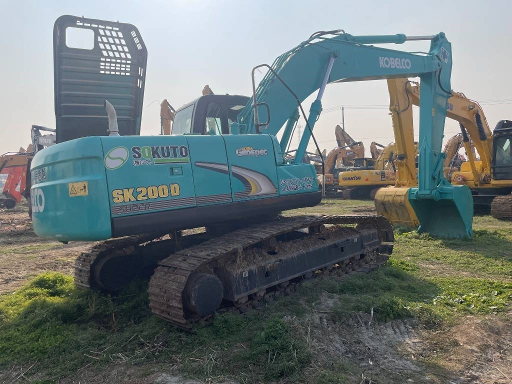 Kobelco SK 200 - Telakaivukone: kuva Kobelco SK 200 - Telakaivukone Kobelco SK 200 - Telakaivukone: kuva Kobelco SK 200 - Telakaivukone