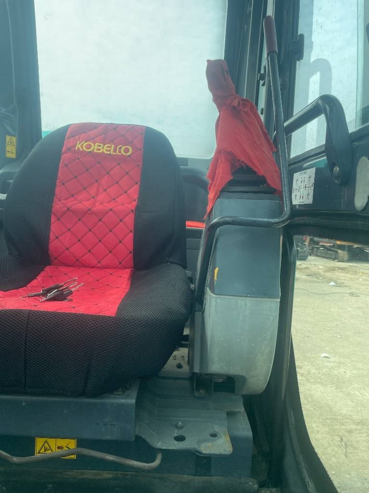 Minikuormaaja Kobelco SK 75: kuva Minikuormaaja Kobelco SK 75