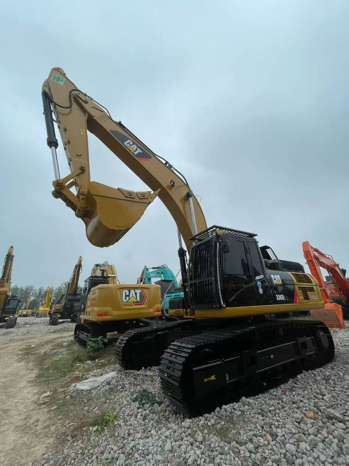 Komatsu 360  - Telakaivukone: kuva Komatsu 360  - Telakaivukone Komatsu 360  - Telakaivukone: kuva Komatsu 360  - Telakaivukone