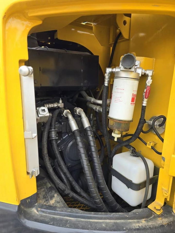 Komatsu PC 128 US-8 - Telakaivukone: kuva Komatsu PC 128 US-8 - Telakaivukone Komatsu PC 128 US-8 - Telakaivukone: kuva Komatsu PC 128 US-8 - Telakaivukone