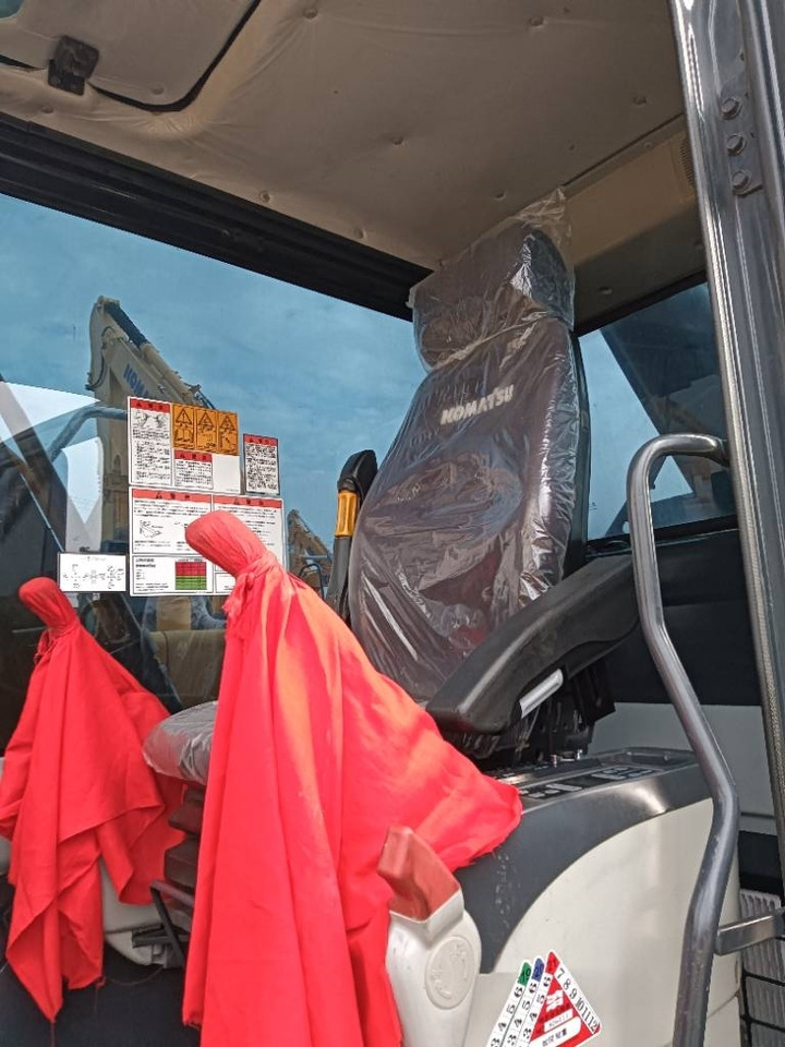 Komatsu PC 130  - Telakaivukone: kuva Komatsu PC 130  - Telakaivukone Komatsu PC 130  - Telakaivukone: kuva Komatsu PC 130  - Telakaivukone