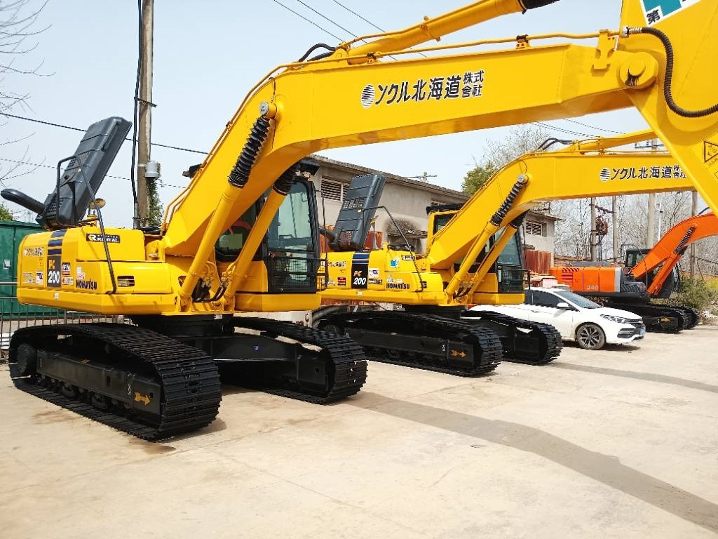 Komatsu PC 200 - Telakaivukone: kuva Komatsu PC 200 - Telakaivukone Komatsu PC 200 - Telakaivukone: kuva Komatsu PC 200 - Telakaivukone