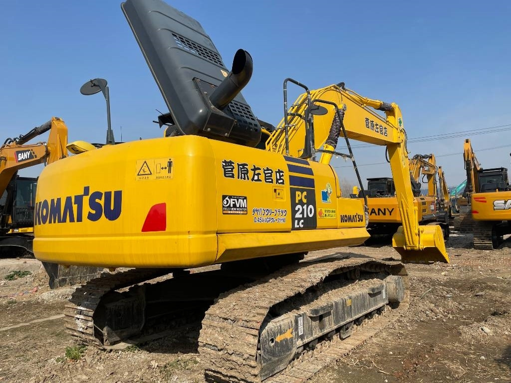Komatsu PC 210 LC - Telakaivukone: kuva Komatsu PC 210 LC - Telakaivukone Komatsu PC 210 LC - Telakaivukone: kuva Komatsu PC 210 LC - Telakaivukone