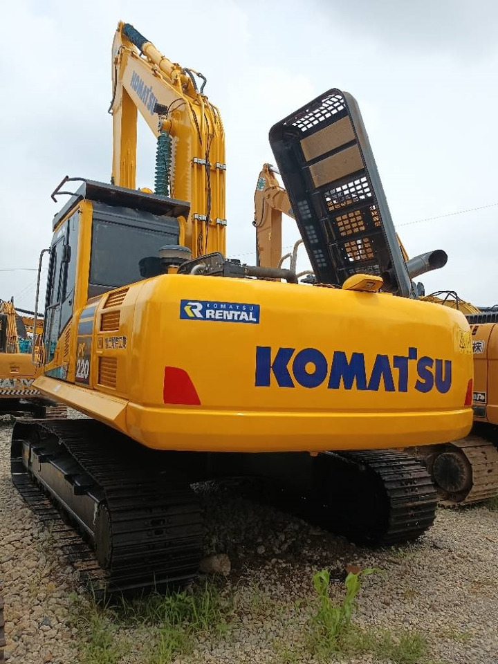 Komatsu PC 220-8  - Telakaivukone: kuva Komatsu PC 220-8  - Telakaivukone Komatsu PC 220-8  - Telakaivukone: kuva Komatsu PC 220-8  - Telakaivukone
