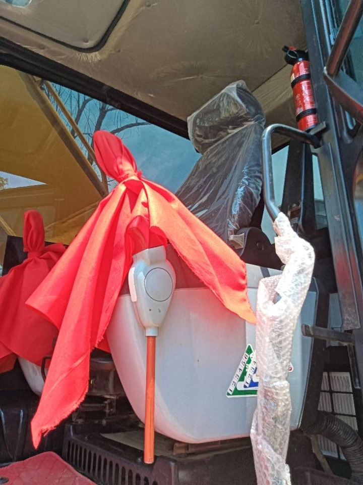 Komatsu PC 240  - Telakaivukone: kuva Komatsu PC 240  - Telakaivukone Komatsu PC 240  - Telakaivukone: kuva Komatsu PC 240  - Telakaivukone