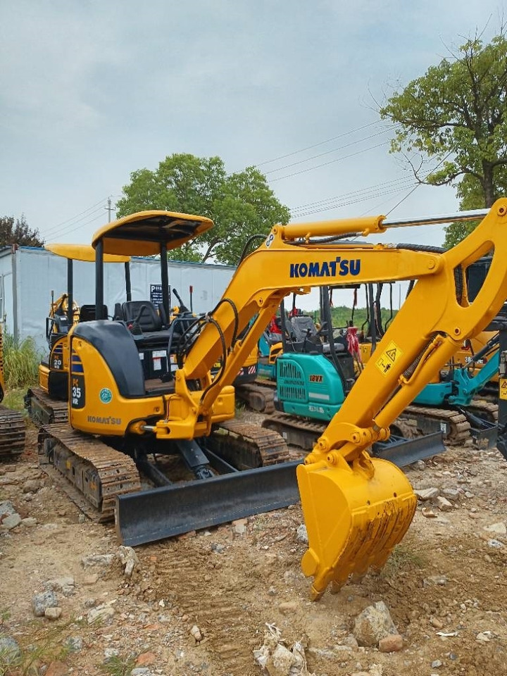 Komatsu PC 35  - Telakaivukone: kuva Komatsu PC 35  - Telakaivukone Komatsu PC 35  - Telakaivukone: kuva Komatsu PC 35  - Telakaivukone
