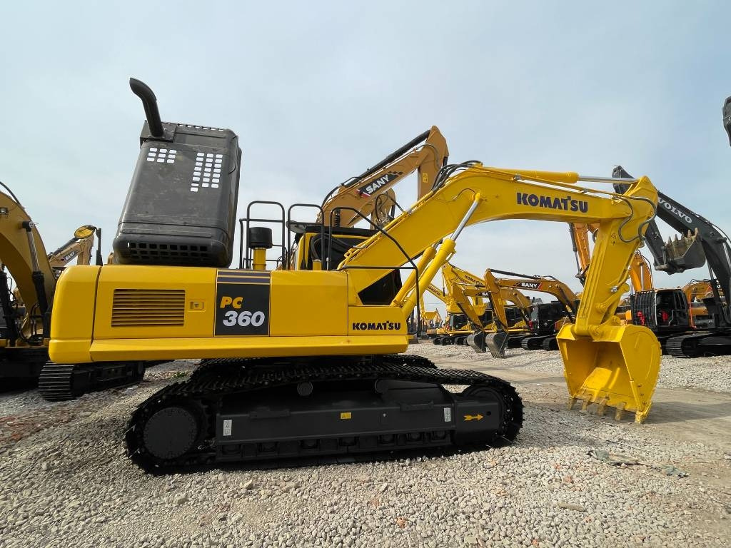Komatsu PC 360 - Telakaivukone: kuva Komatsu PC 360 - Telakaivukone Komatsu PC 360 - Telakaivukone: kuva Komatsu PC 360 - Telakaivukone