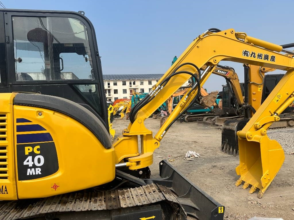 Komatsu PC 40 MR - Minikuormaaja: kuva Komatsu PC 40 MR - Minikuormaaja Komatsu PC 40 MR - Minikuormaaja: kuva Komatsu PC 40 MR - Minikuormaaja