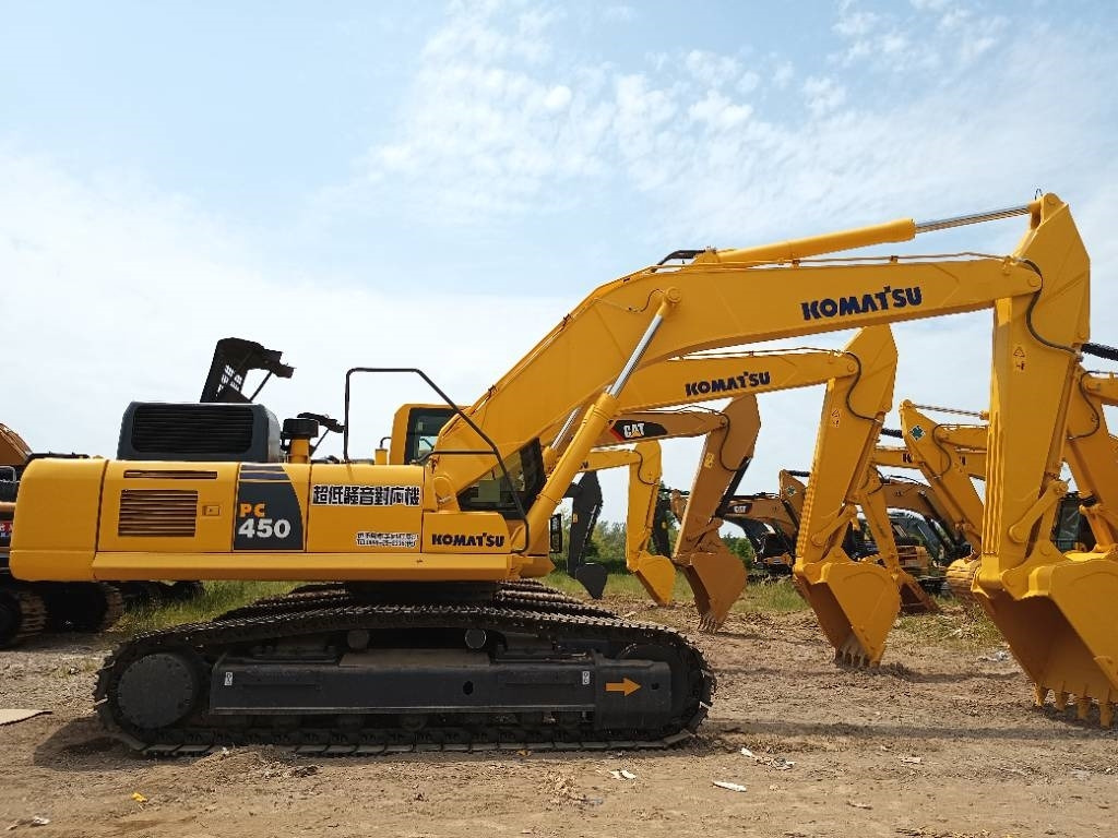 Komatsu PC 450 - Telakaivukone: kuva Komatsu PC 450 - Telakaivukone Komatsu PC 450 - Telakaivukone: kuva Komatsu PC 450 - Telakaivukone
