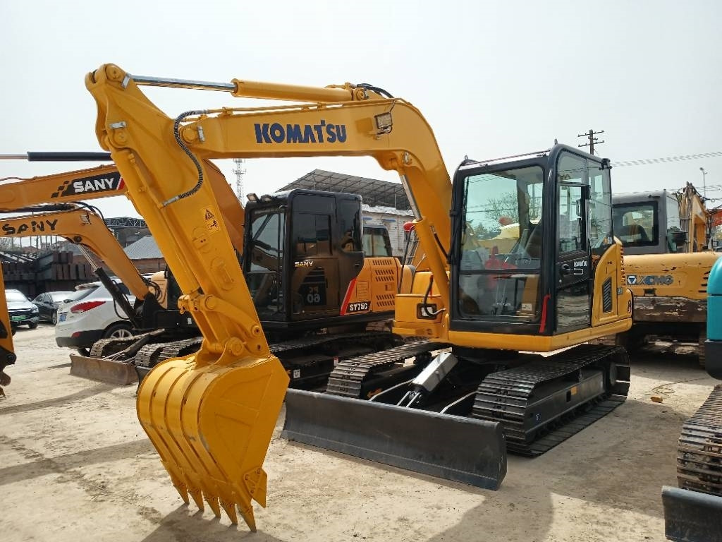 Komatsu PC 60 - Telakaivukone: kuva Komatsu PC 60 - Telakaivukone Komatsu PC 60 - Telakaivukone: kuva Komatsu PC 60 - Telakaivukone