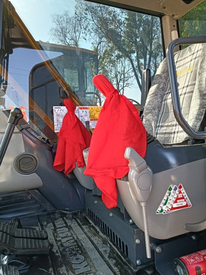 Komatsu PC 70  - Minikuormaaja: kuva Komatsu PC 70  - Minikuormaaja Komatsu PC 70  - Minikuormaaja: kuva Komatsu PC 70  - Minikuormaaja